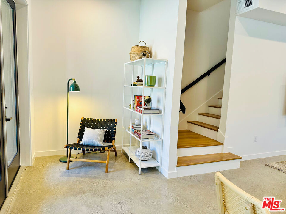948 E 67th Street - Photo 12