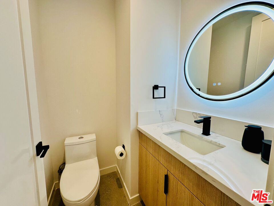 948 E 67th Street - Photo 50