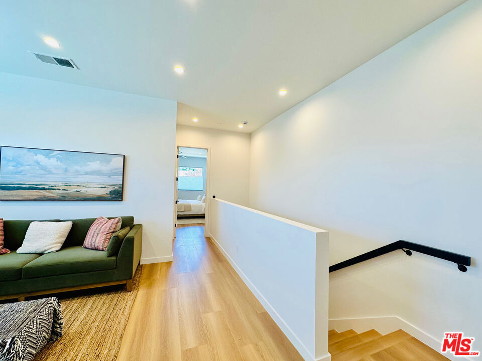 948 E 67th Street - Photo 43