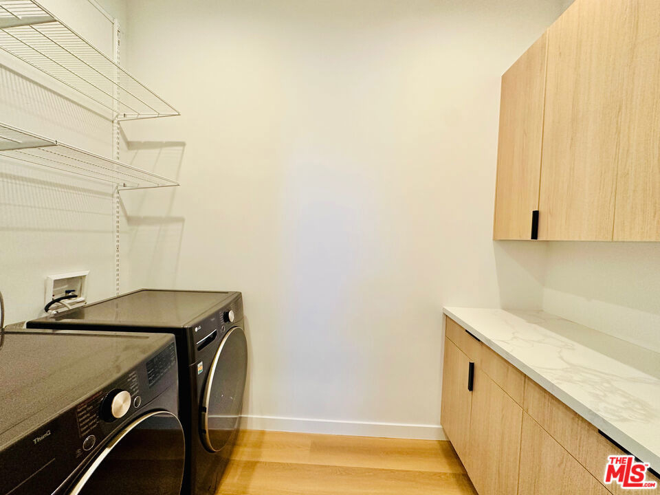 948 E 67th Street - Photo 45