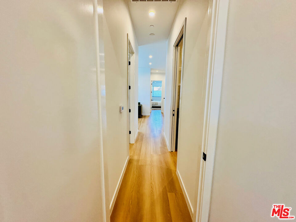 948 E 67th Street - Photo 47
