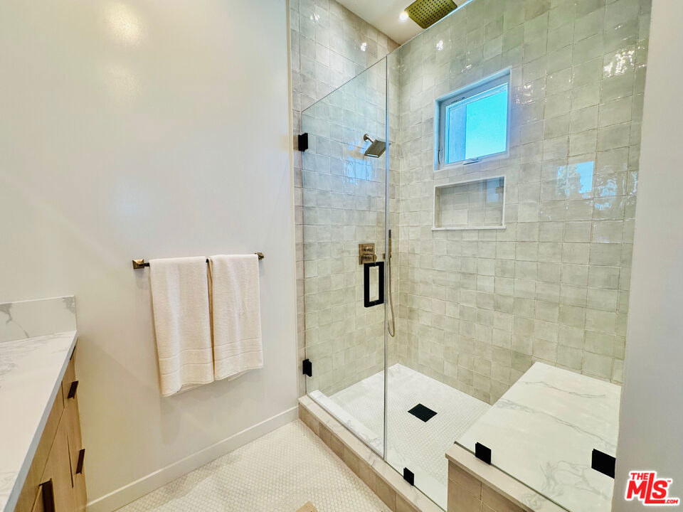 948 E 67th Street - Photo 21