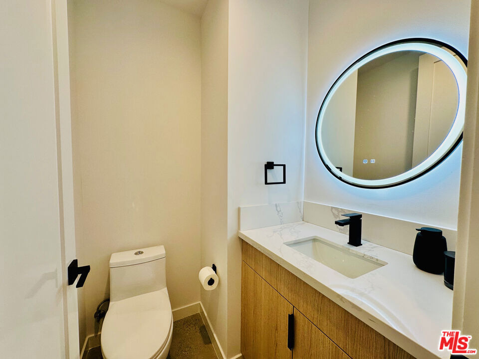 948 E 67th Street - Photo 49