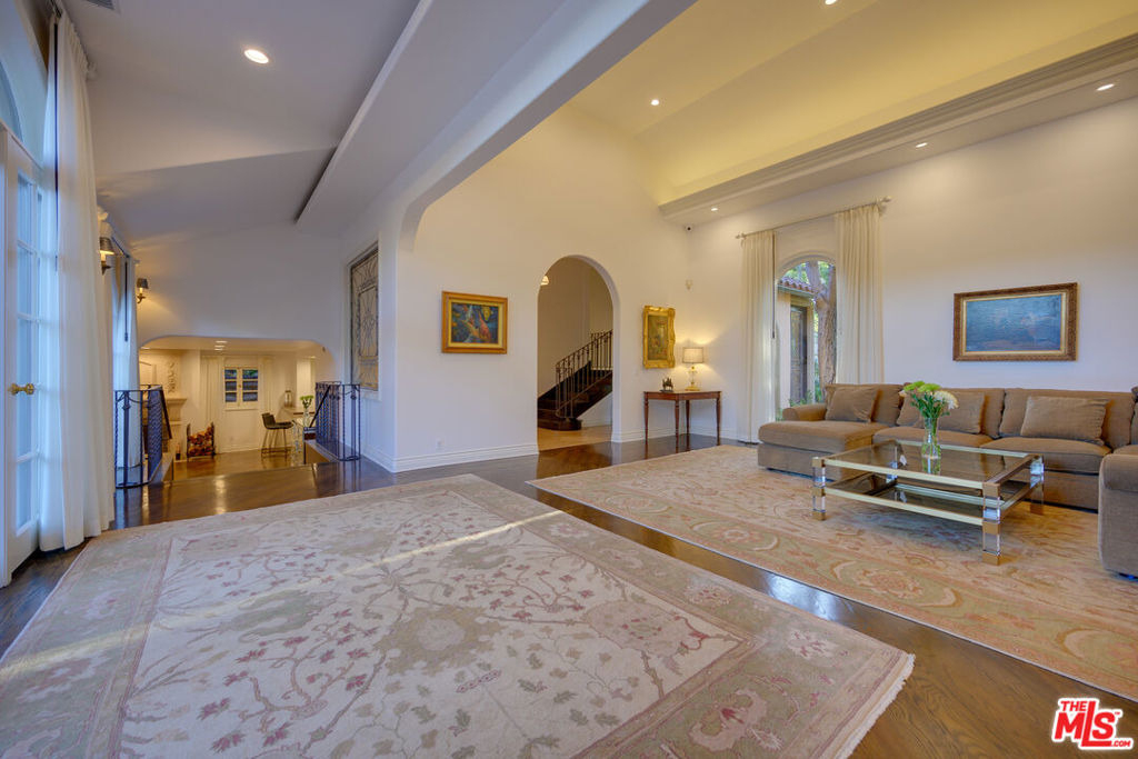 616 N Maple Drive - Photo 7