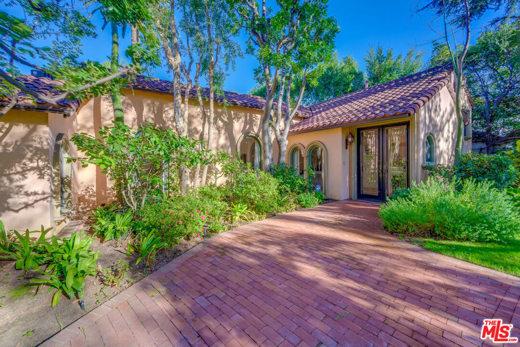 616 N Maple Drive - Photo 4