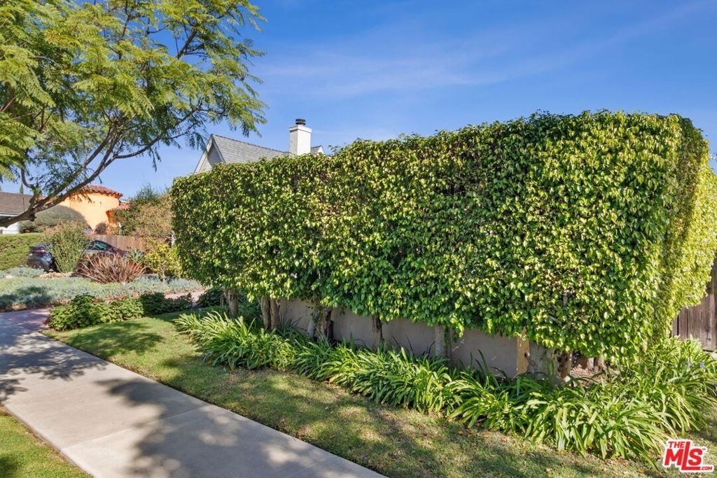 2128 Camden Avenue - Photo 1