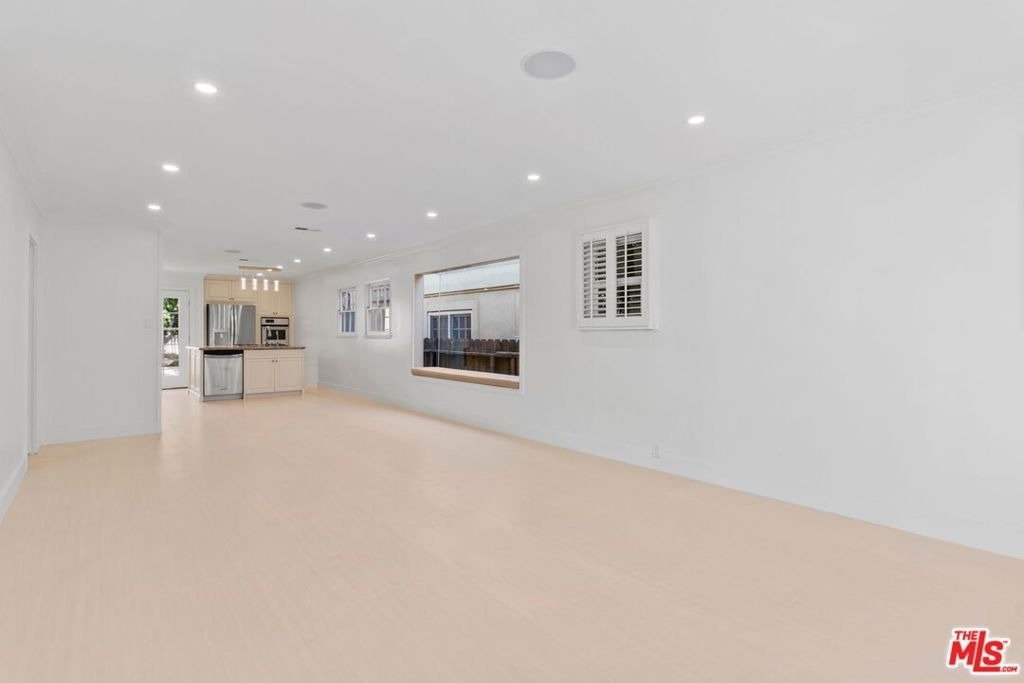 2128 Camden Avenue - Photo 3