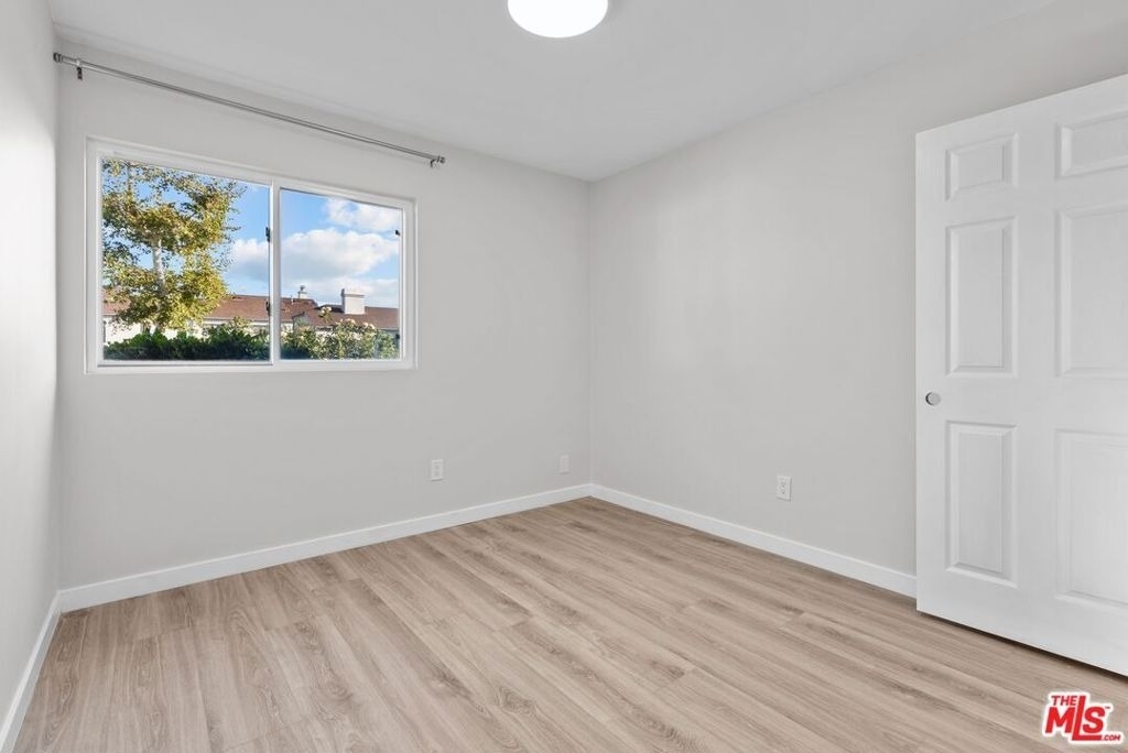 16855 Donmetz Street - Photo 12