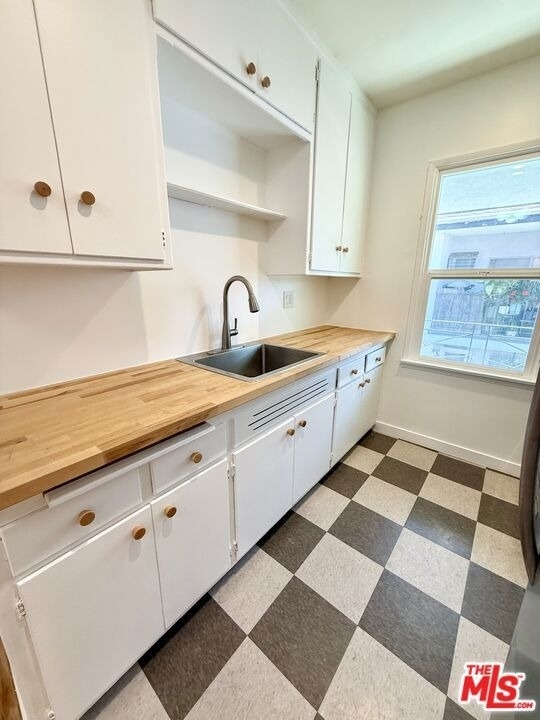 1143 N Formosa - Photo 4