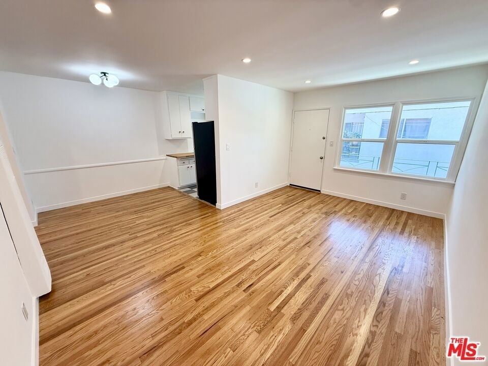 1143 N Formosa - Photo 0