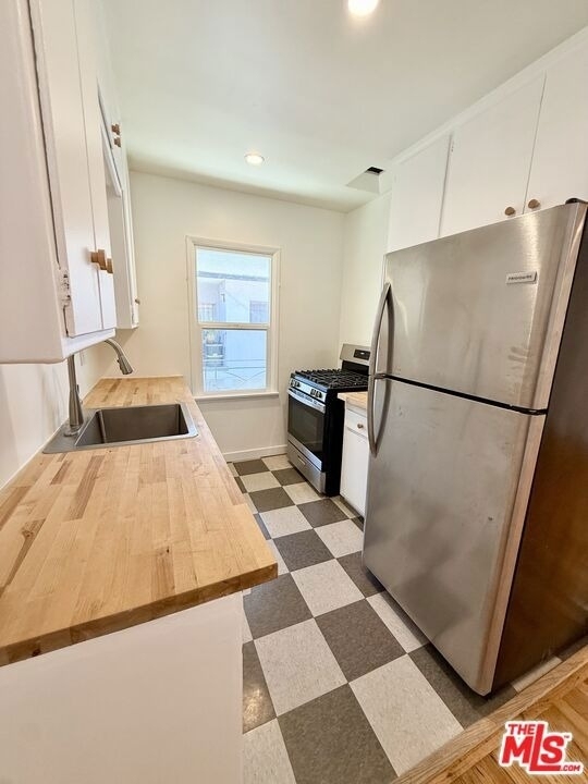 1143 N Formosa - Photo 3