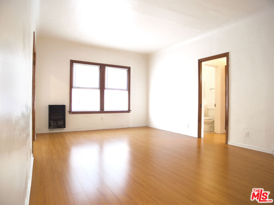 611 S Cloverdale Avenue - Photo 7