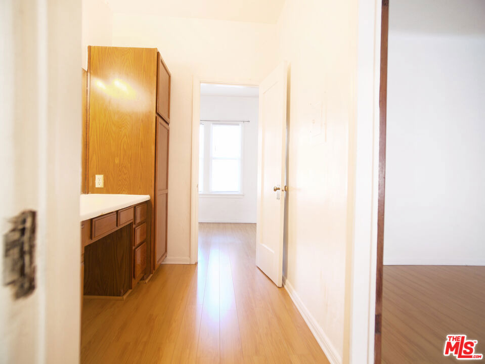 611 S Cloverdale Avenue - Photo 14