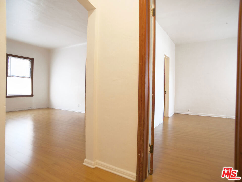 611 S Cloverdale Avenue - Photo 16