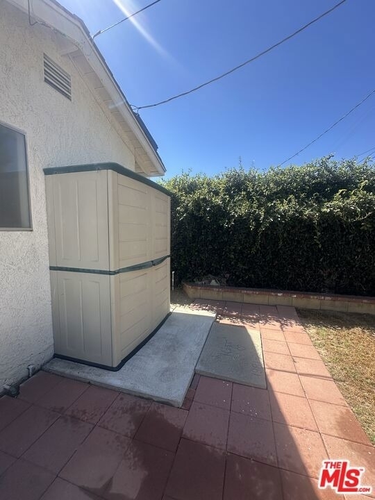 7359 Amestoy Avenue - Photo 7