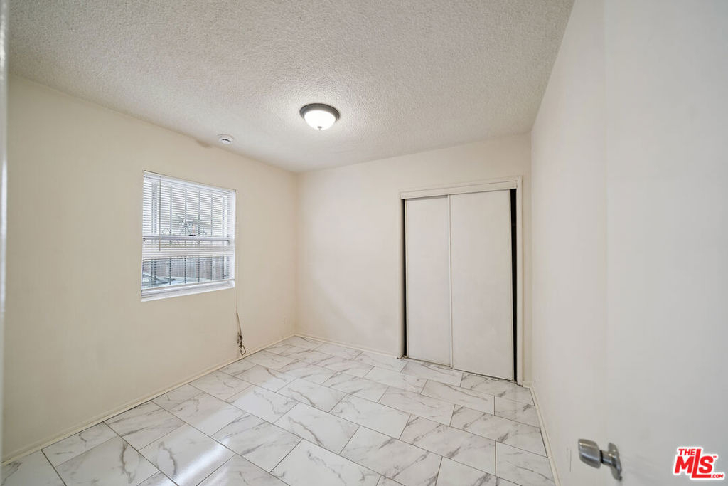 8633 Denver Avenue - Photo 7