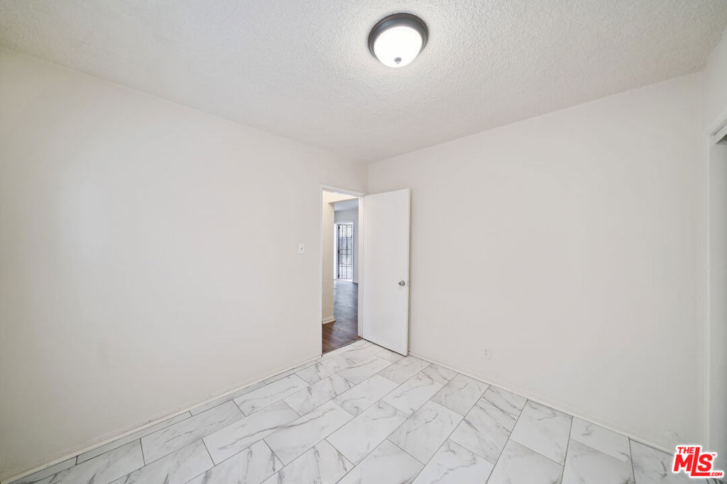 8633 Denver Avenue - Photo 11