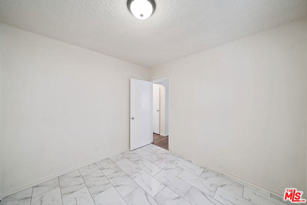 8633 Denver Avenue - Photo 6