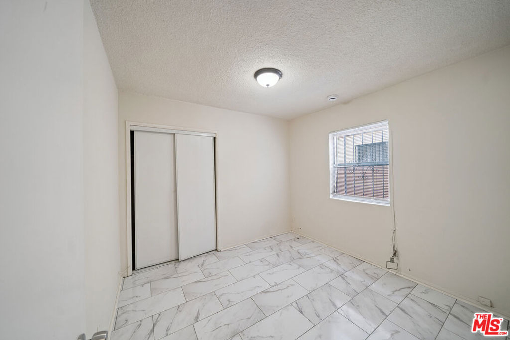8633 Denver Avenue - Photo 10