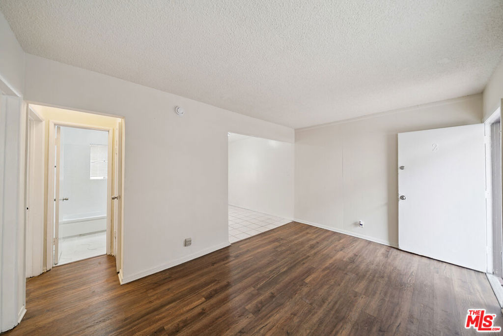 8633 Denver Avenue - Photo 5