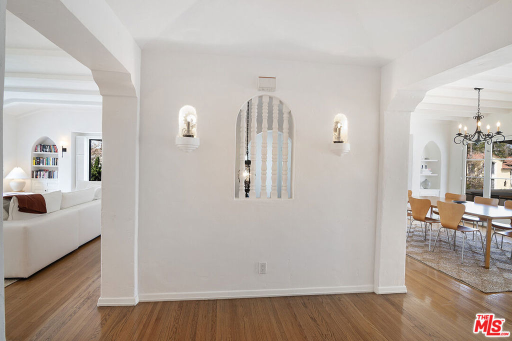 228 S Orange Drive - Photo 7