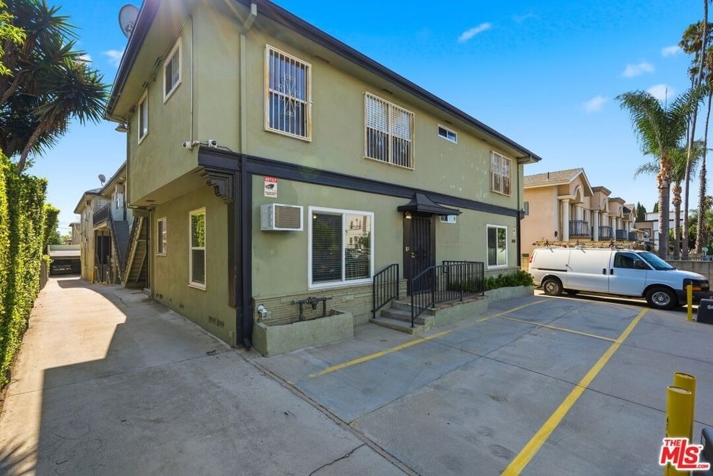 1818 N Kingsley Drive - Photo 10