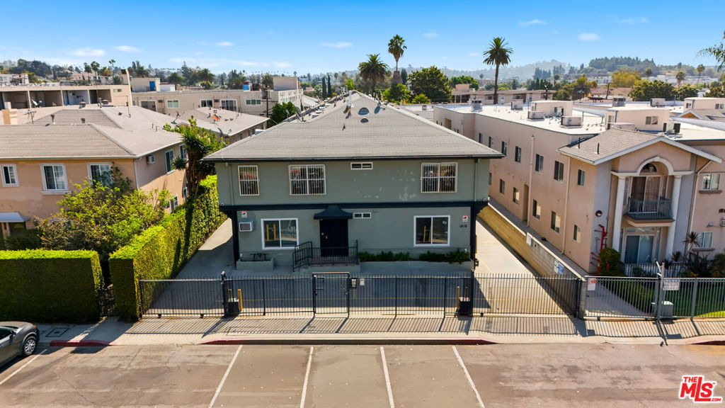 1818 N Kingsley Drive - Photo 9