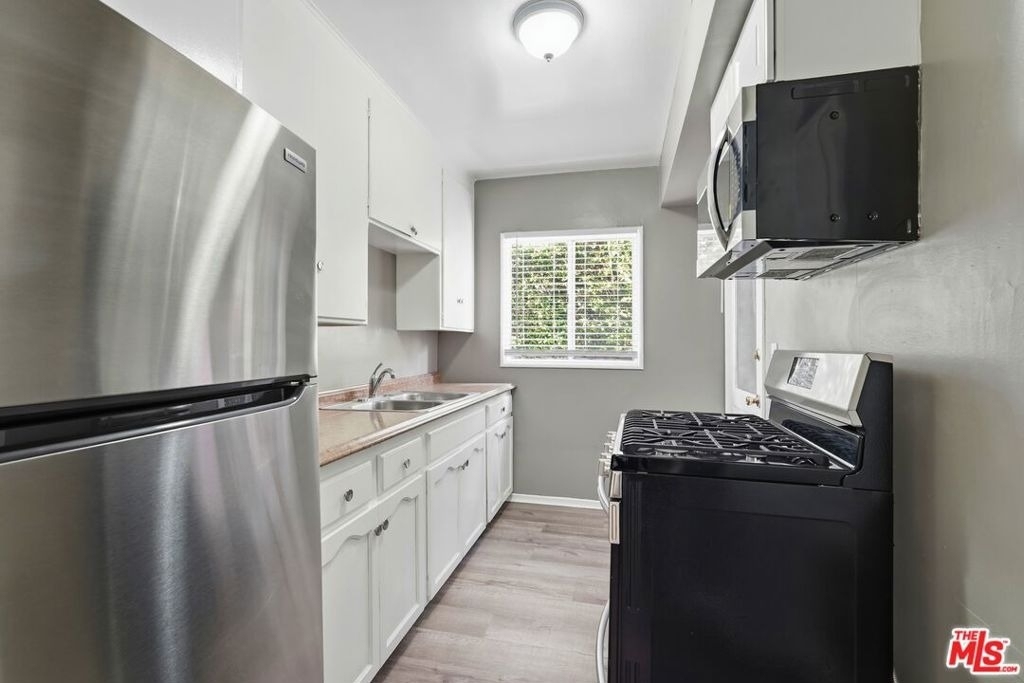 1818 N Kingsley Drive - Photo 3