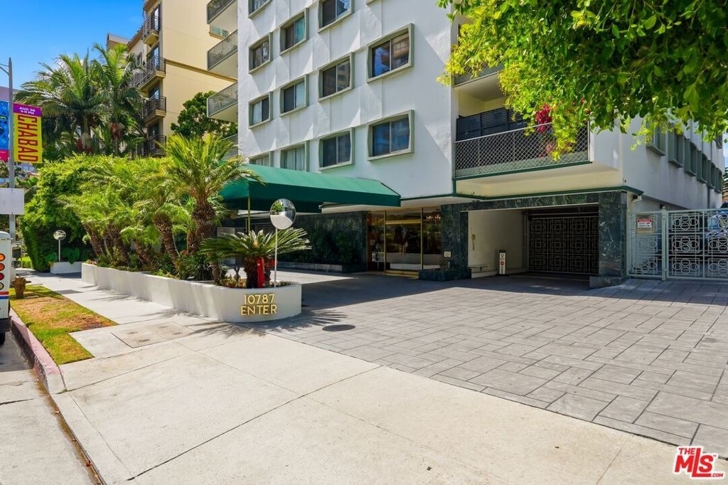 10787 Wilshire Boulevard - Photo 1