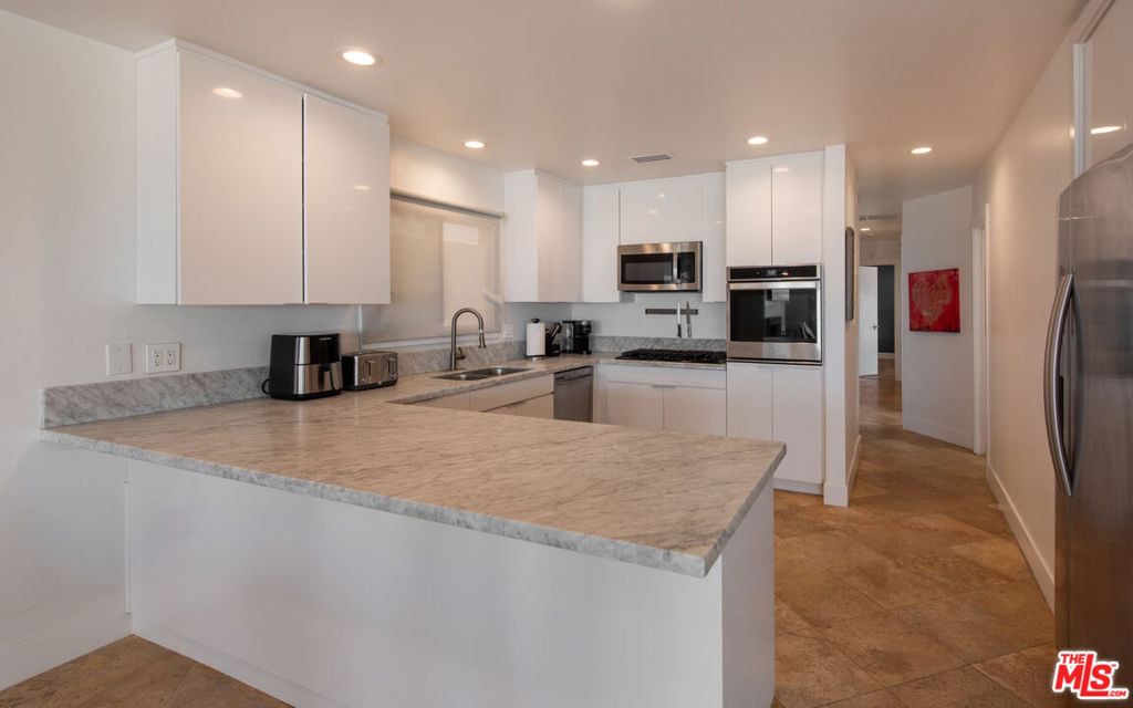 6419 Ocean Front Walk - Photo 16