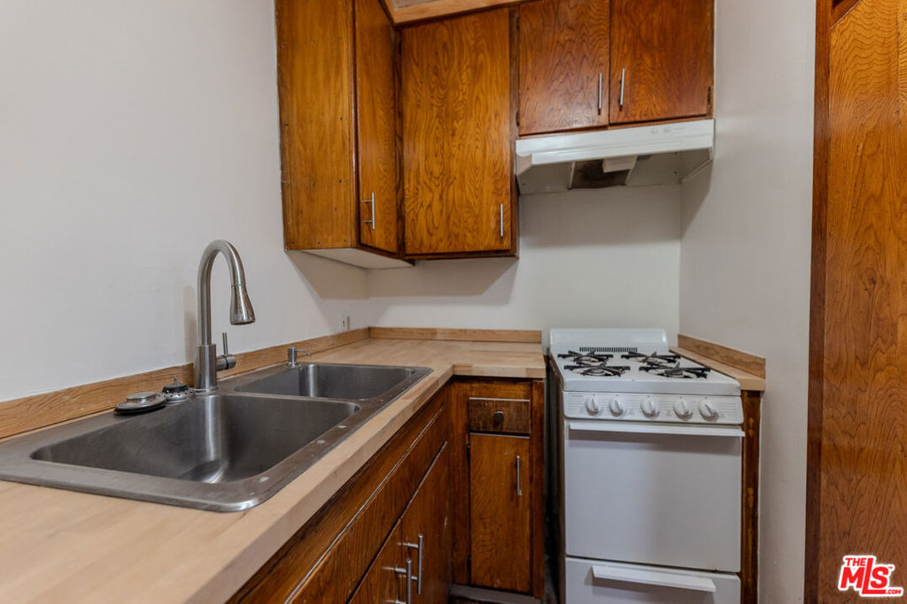 275 Lucas Avenue - Photo 6