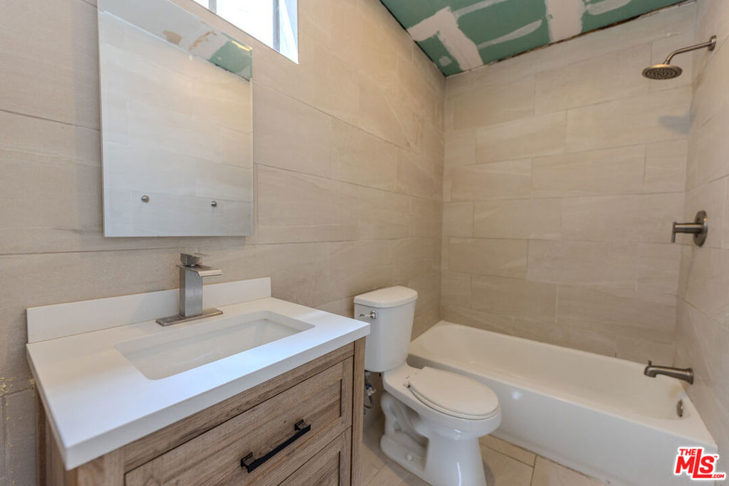 275 Lucas Avenue - Photo 8