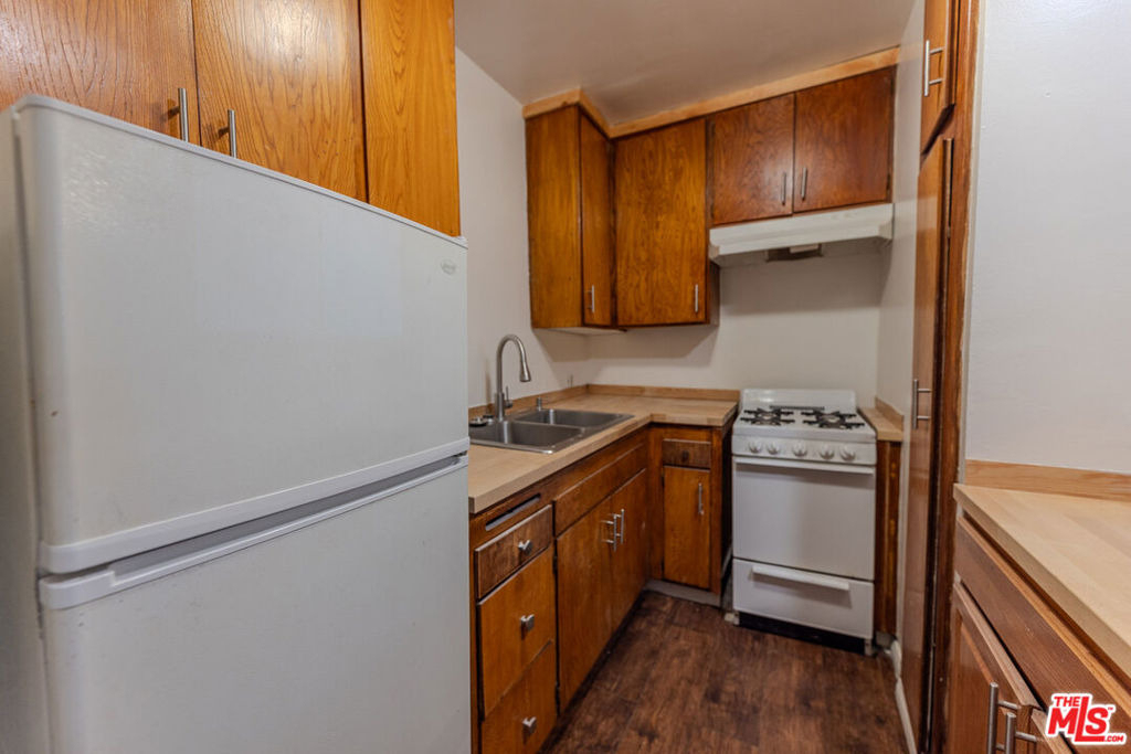 275 Lucas Avenue - Photo 4
