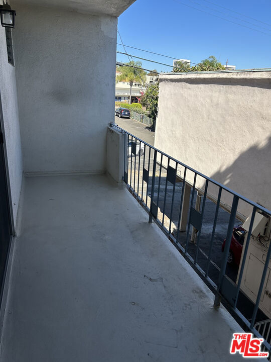1412 Barry Avenue - Photo 13