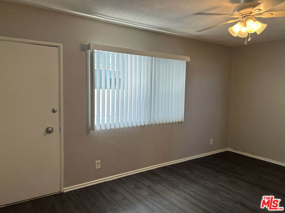 1412 Barry Avenue - Photo 23