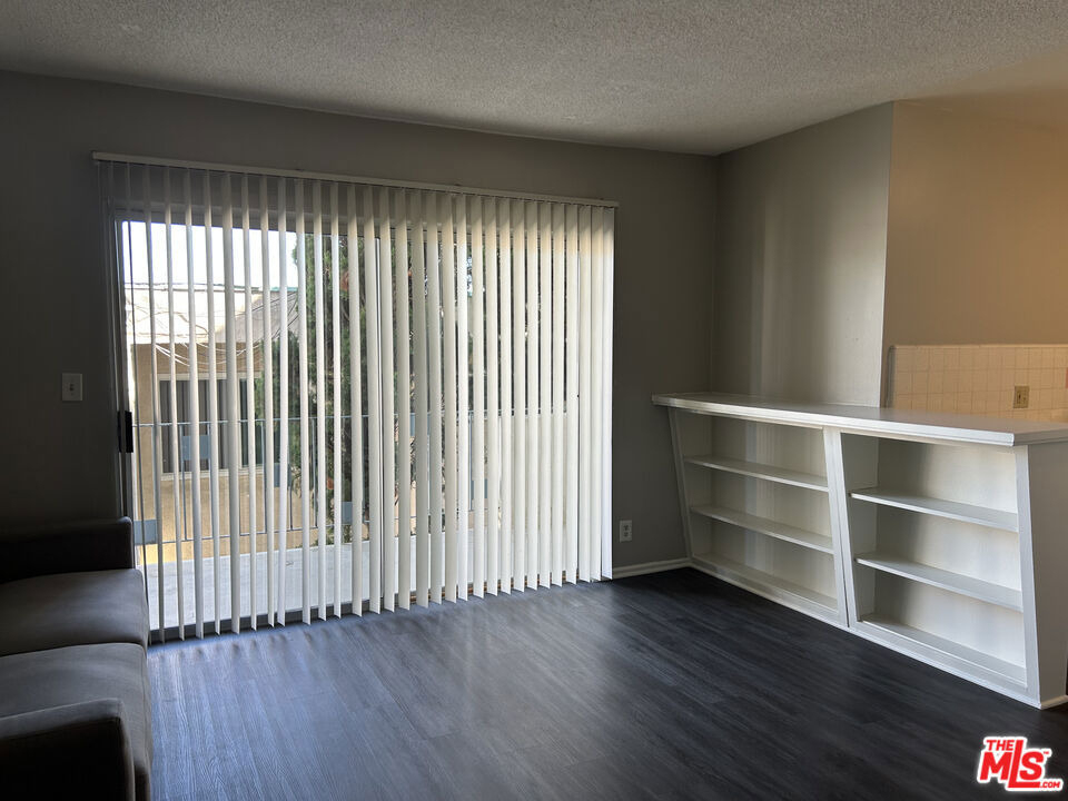 1412 Barry Avenue - Photo 25
