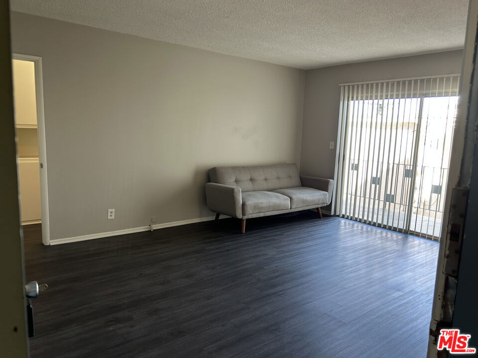 1412 Barry Avenue - Photo 7