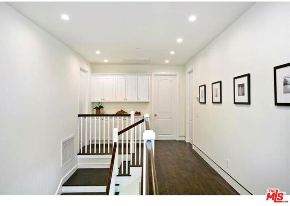 2931 Military Avenue - Photo 5