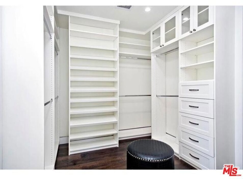 2931 Military Avenue - Photo 7