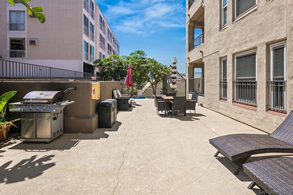 2445 Brant St - Photo 39