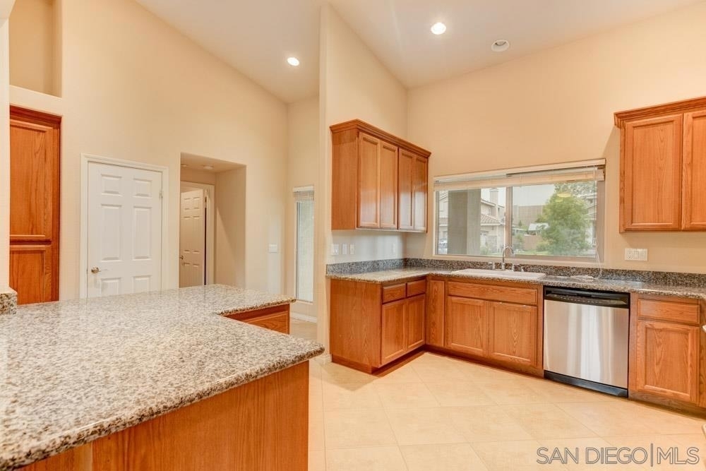 9504 Paseo De Los Castillos - Photo 16