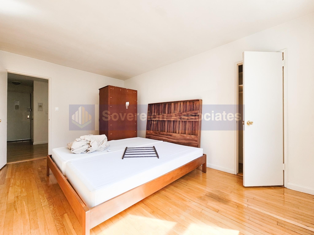 6645 Broadway - Photo 7