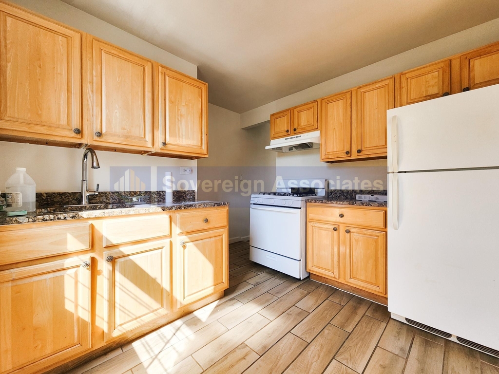6645 Broadway - Photo 4