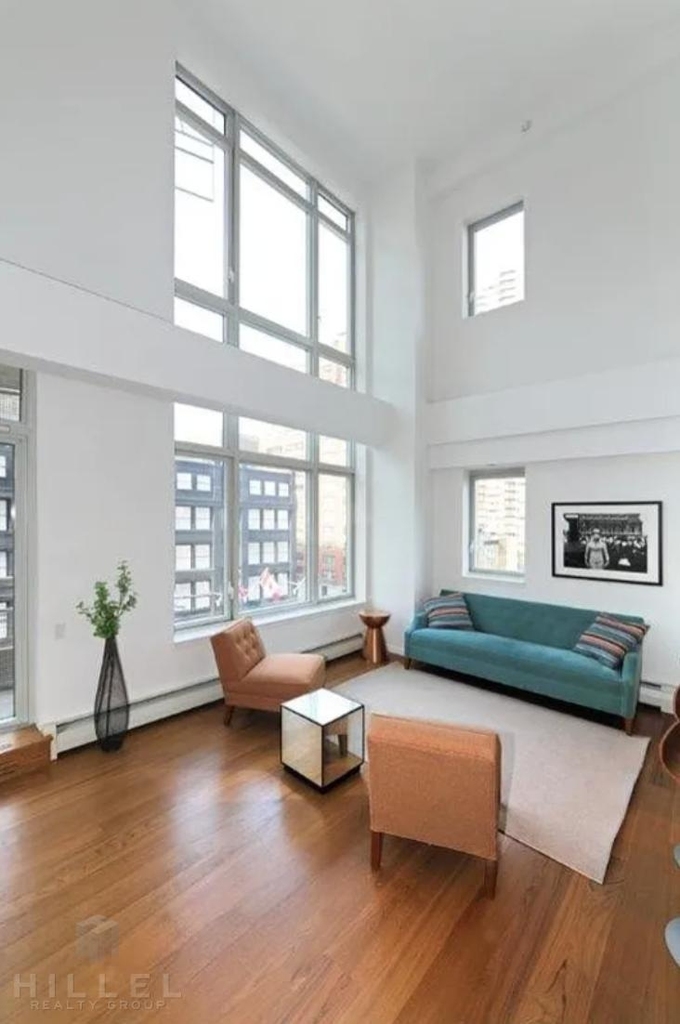 E 59th St. - Photo 3