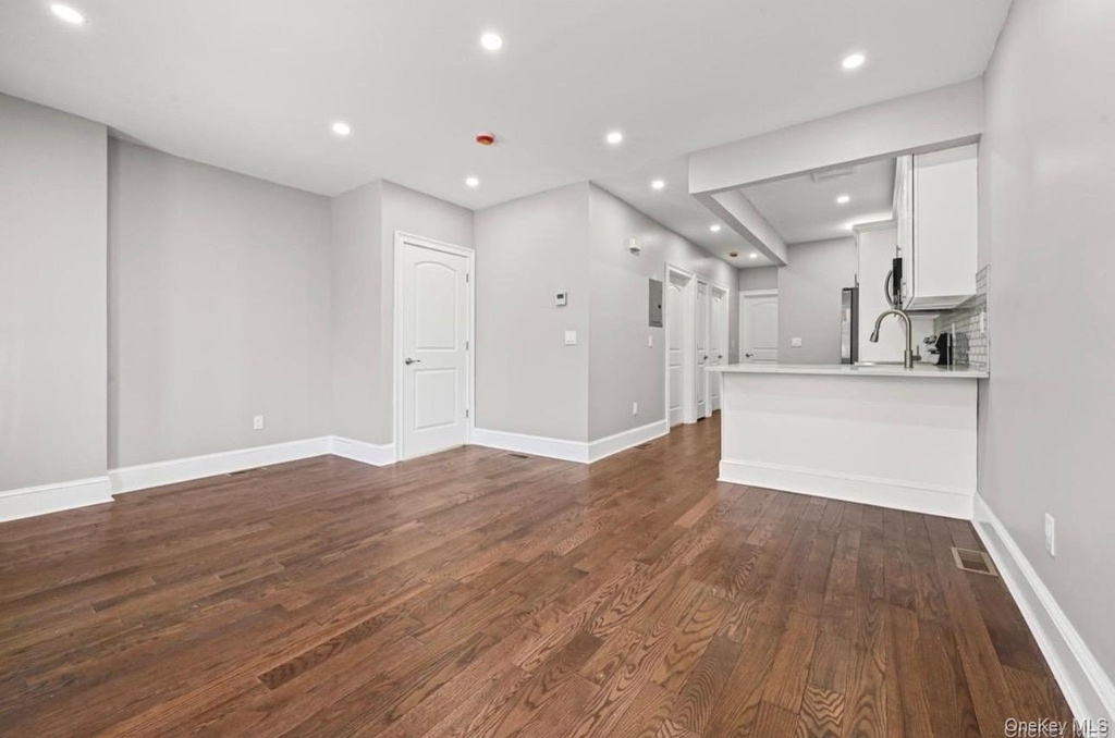 11521 143rd St - Photo 3