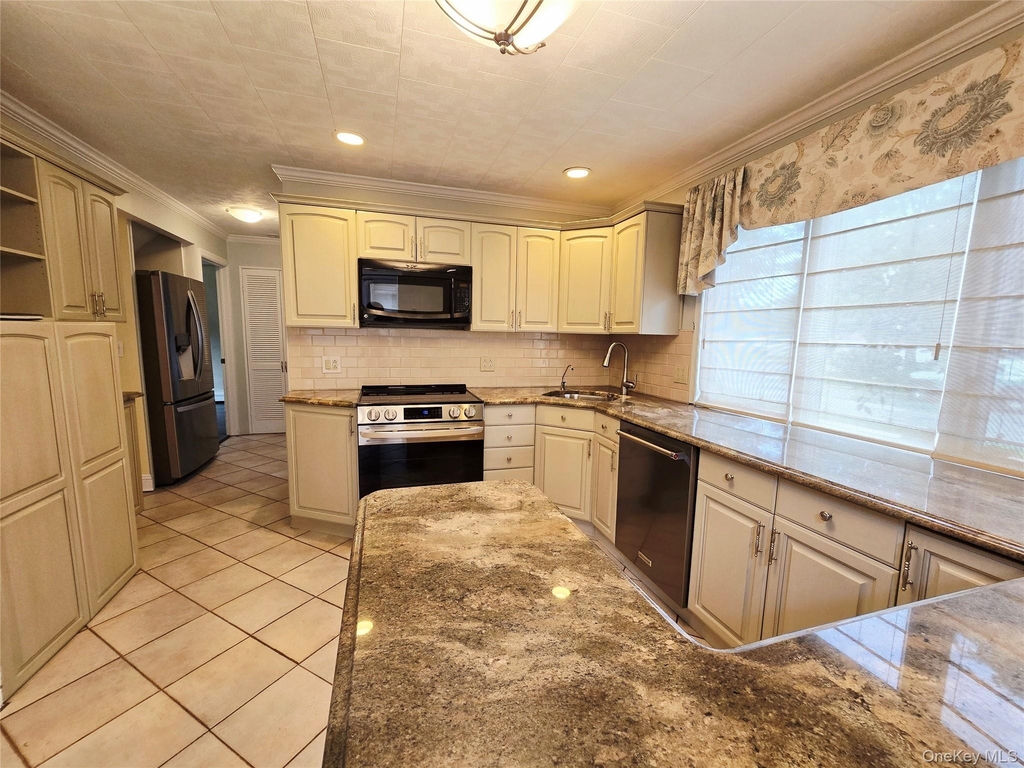 104 Choir Lane - Photo 0