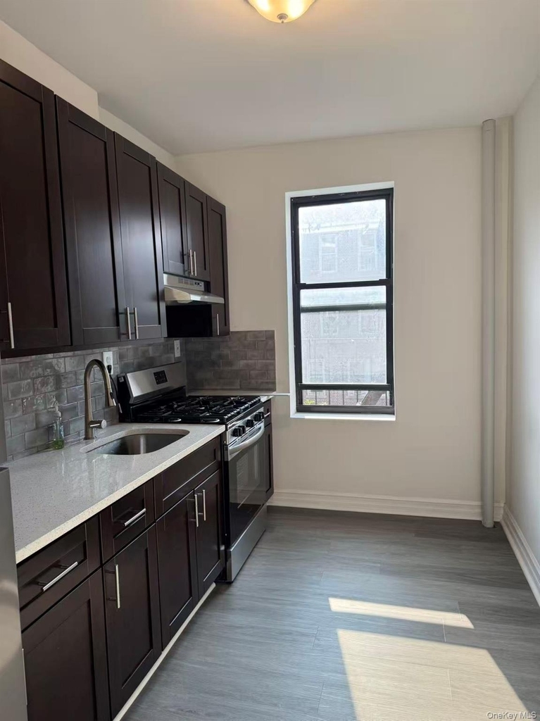 45-35 40th Street - Photo 1