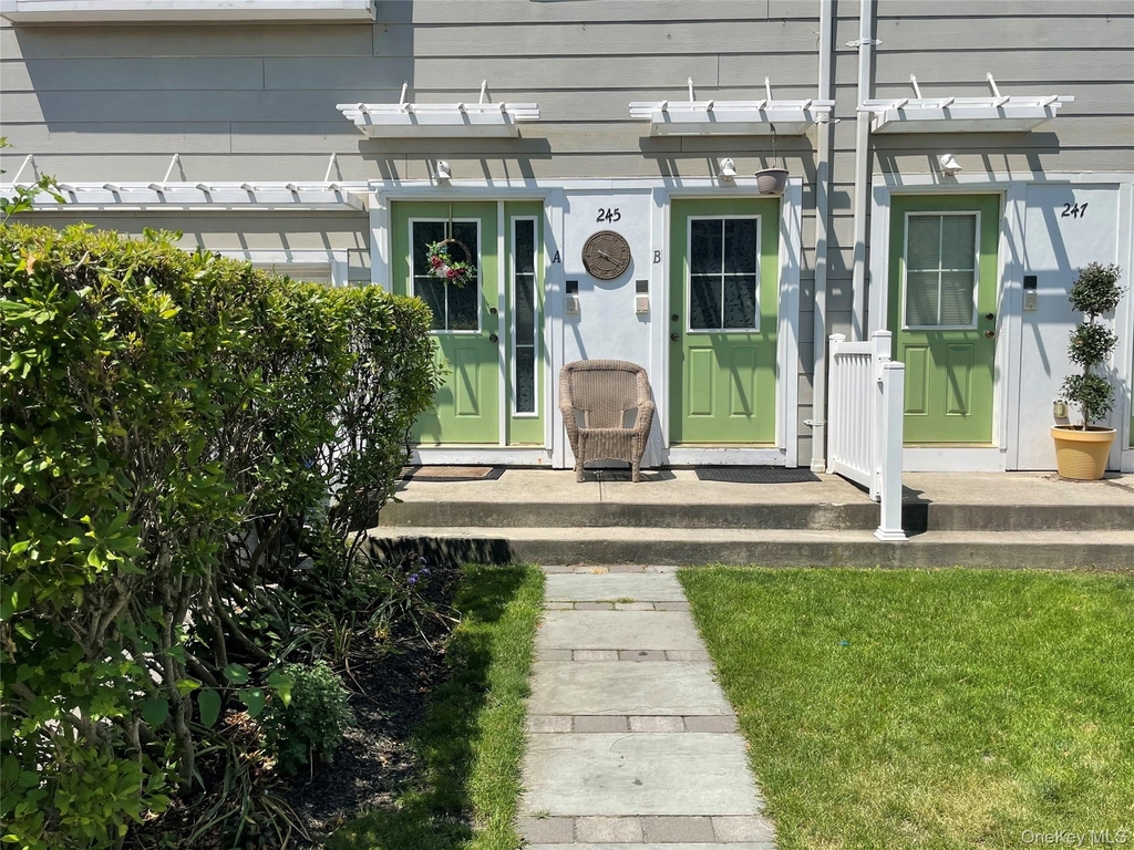 245 Beach Breeze Lane - Photo 0