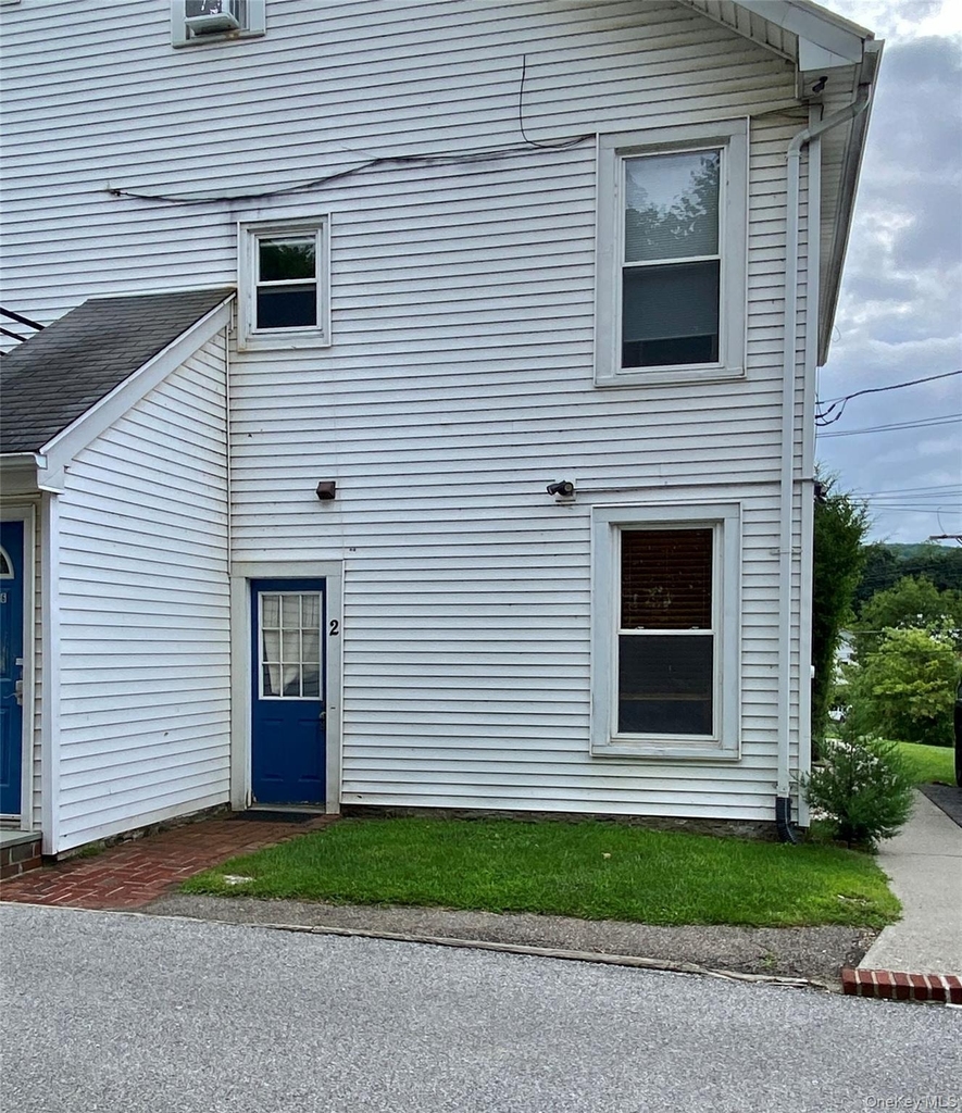 19 Memorial Avenue - Photo 1