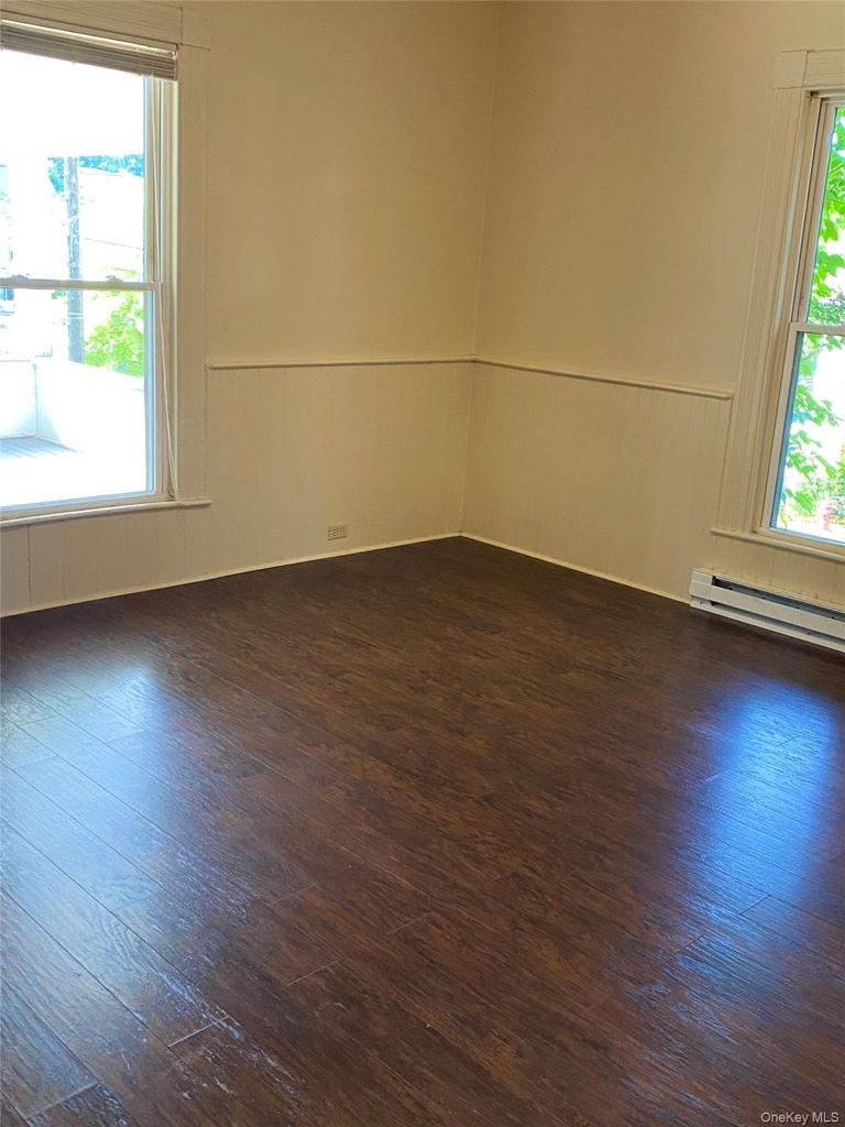 19 Memorial Avenue - Photo 4